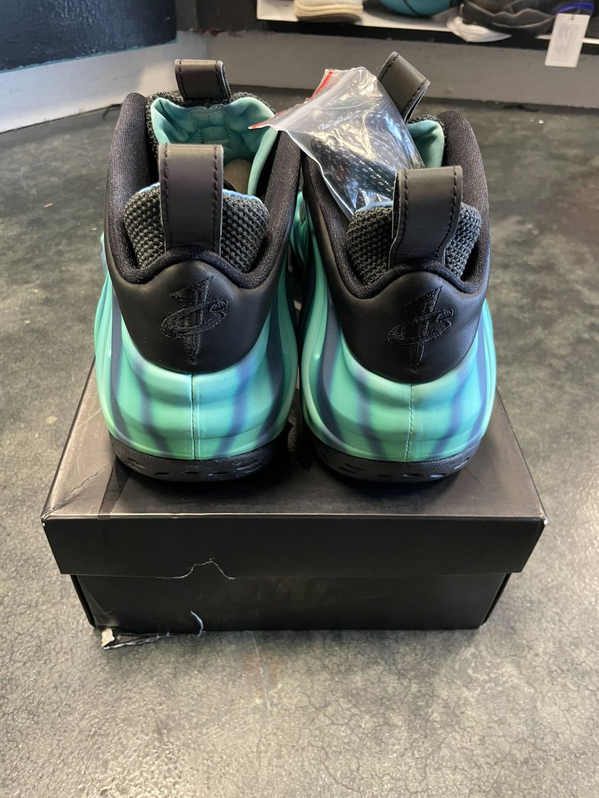Nike Foamposite Northern Lights Size US 13 / EU 46 - 2 Thumbnail