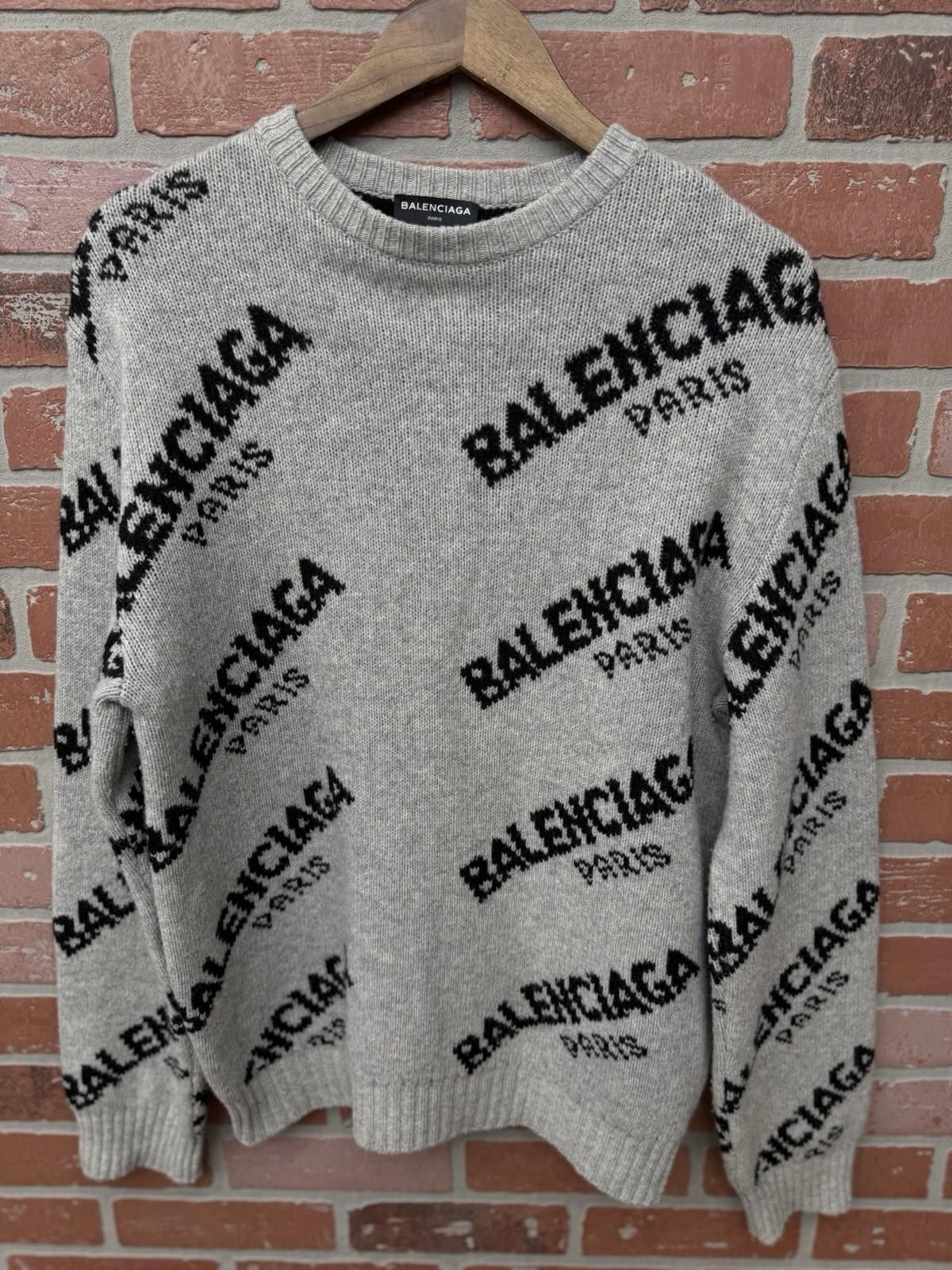 Balenciaga Size Medium- Balenciaga Knit Crewneck Grey Paris Logo $1500 Size US M / EU 48-50 / 2 - 10 Thumbnail