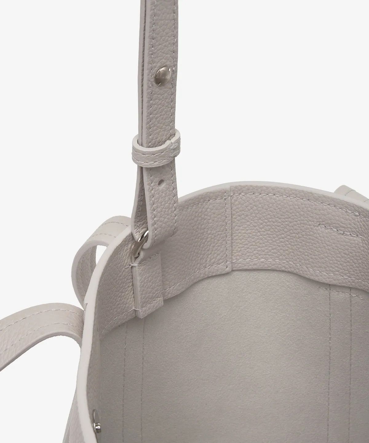 Balenciaga o1srvl11e0326 Size: OS / Shoulder Tote Bag in White Size ONE SIZE - 6 Thumbnail