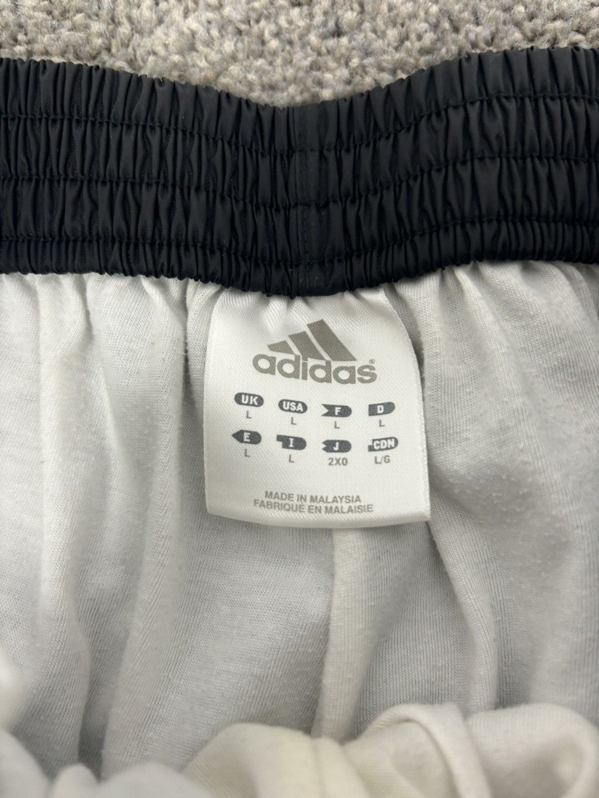 Vintage Vintage 90s black adidas tear away lined pants Size US 32 / EU 48 - 6 Thumbnail