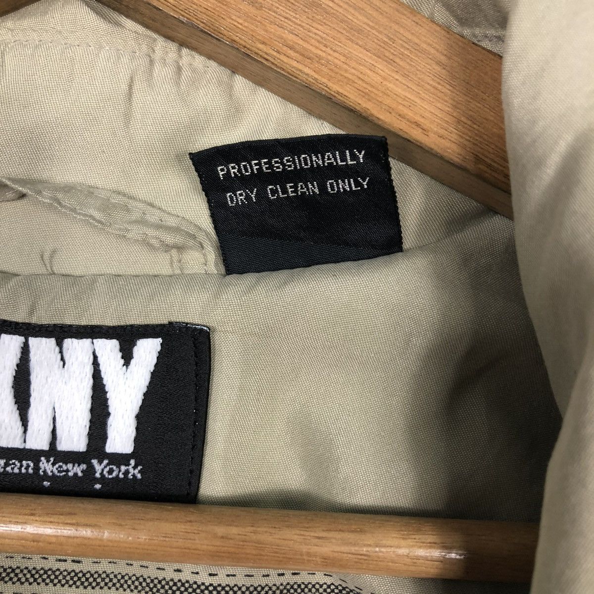 DKNY × Japanese Brand 🔥VINTAGE LONG JACKET DKNY BONDAGE PARACHUTE BIG LOGO LINING Size US M / EU 48-50 / 2 - 20 Thumbnail