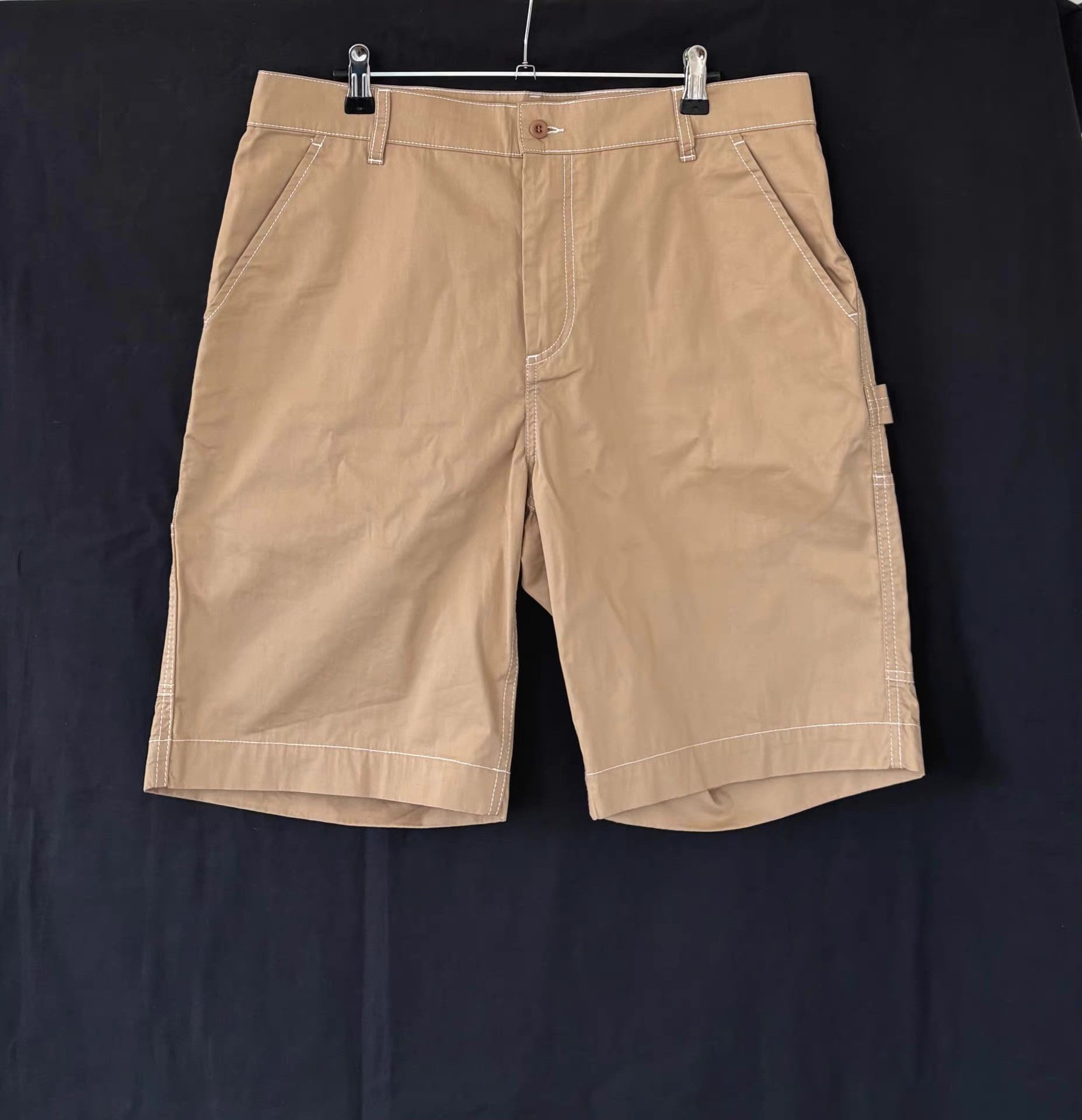 Maison Kitsune Maison Kitsuné Men's Khaki Cargo Shorts Ｑ21 Size US 34 / EU 50 - 1 Thumbnail