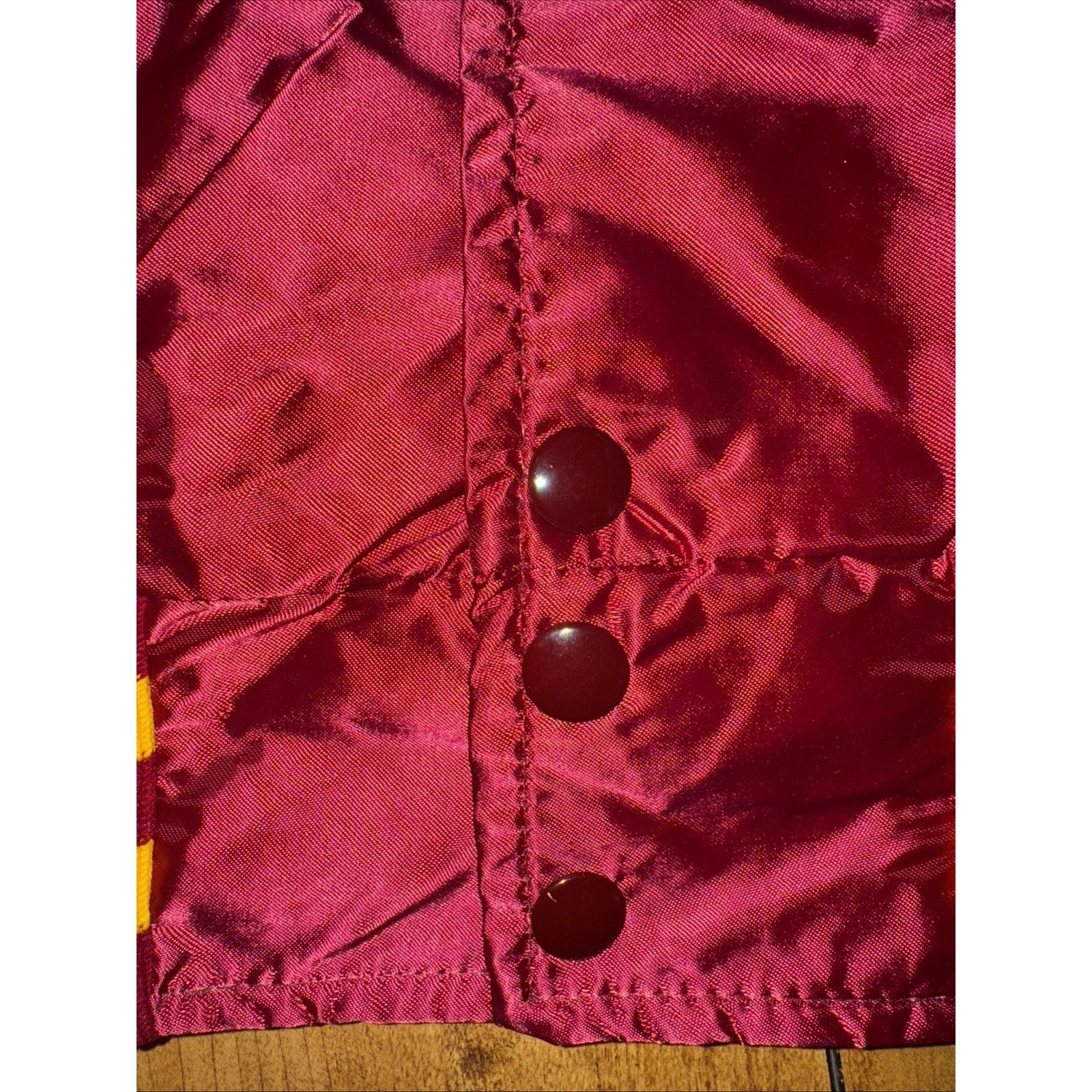 Vintage Vintage Satin Bomber Jacket Maroon/Gold L 22x24 Made In USA Size US L / EU 52-54 / 3 - 3 Thumbnail