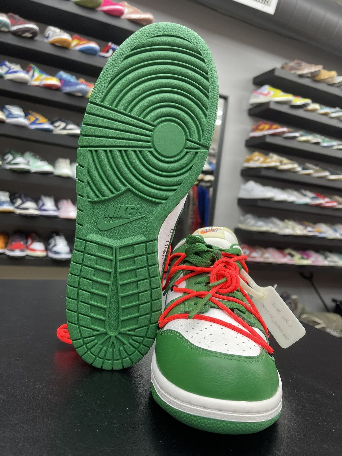 Nike × Off-White Size 11 - Nike Dunk Low Off White Pine Green Size US 11 / EU 44 - 9 Thumbnail