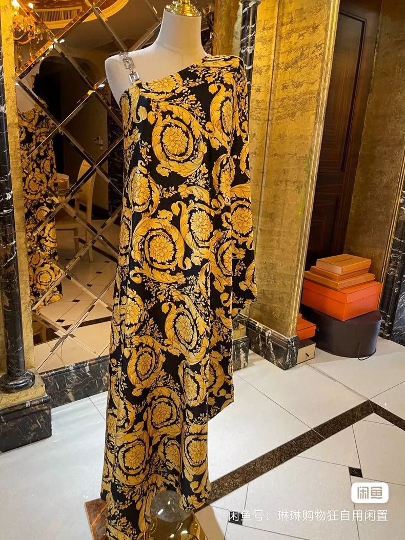 Versace Versace Silk Greek goddess cape dress Size M / US 6-8 / IT 42-44 - 2 Thumbnail