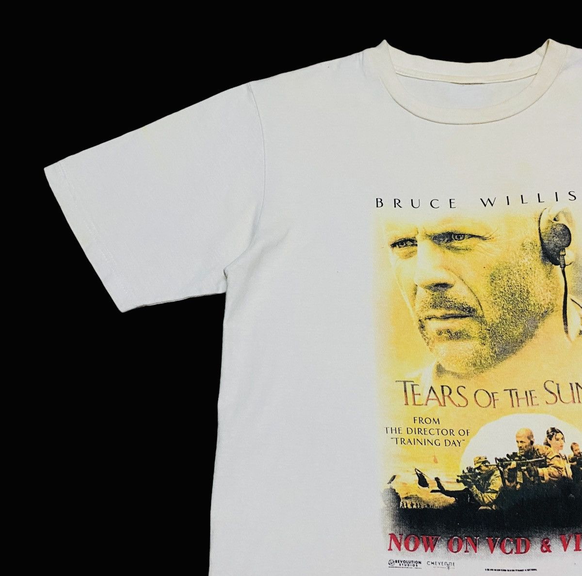 Vintage Vintage Movie Action Movie Tears Of The Sun T-shirt 2003s Size US M / EU 48-50 / 2 - 5 Thumbnail