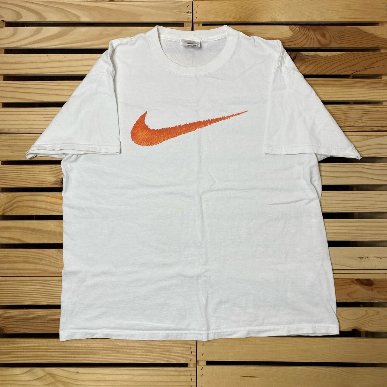 Nike Vintage Nike Center Check White Tee Size Large Size US L / EU 52-54 / 3 - 1 Thumbnail