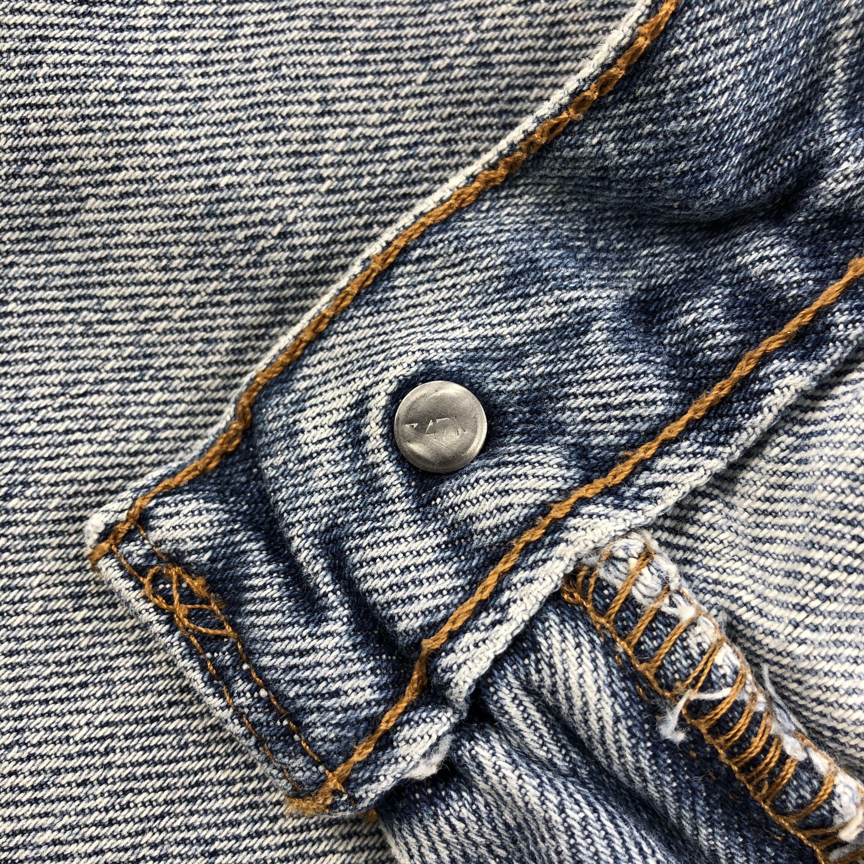 Levi's Light Washed Vintage Levis 560 Jeans Distressed Denim-J1041 Size US 35 - 9 Thumbnail