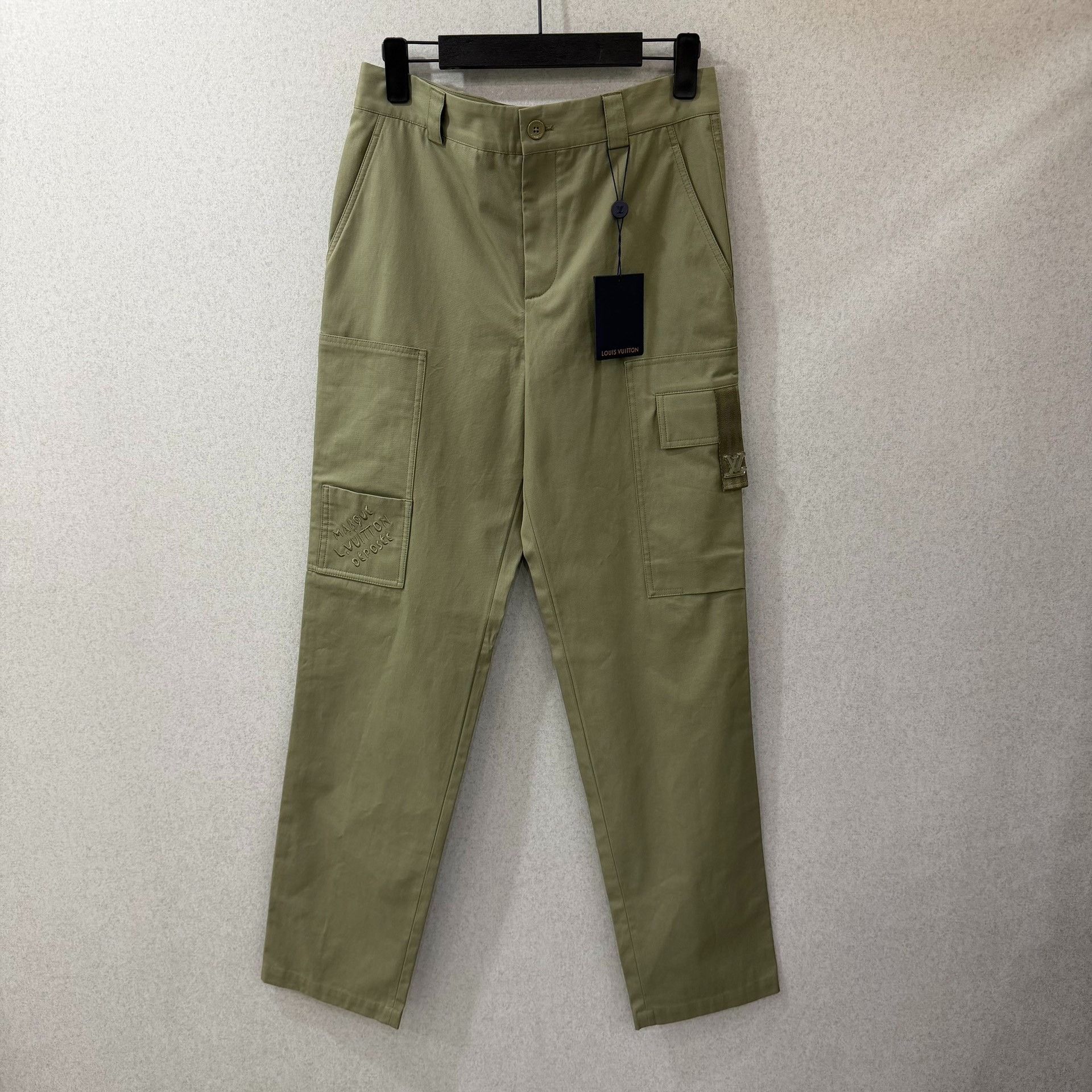 Louis Vuitton Louis Vuitton Embroidered Casual Pants 34 Men Size US 34 / EU 50 - 1 Thumbnail