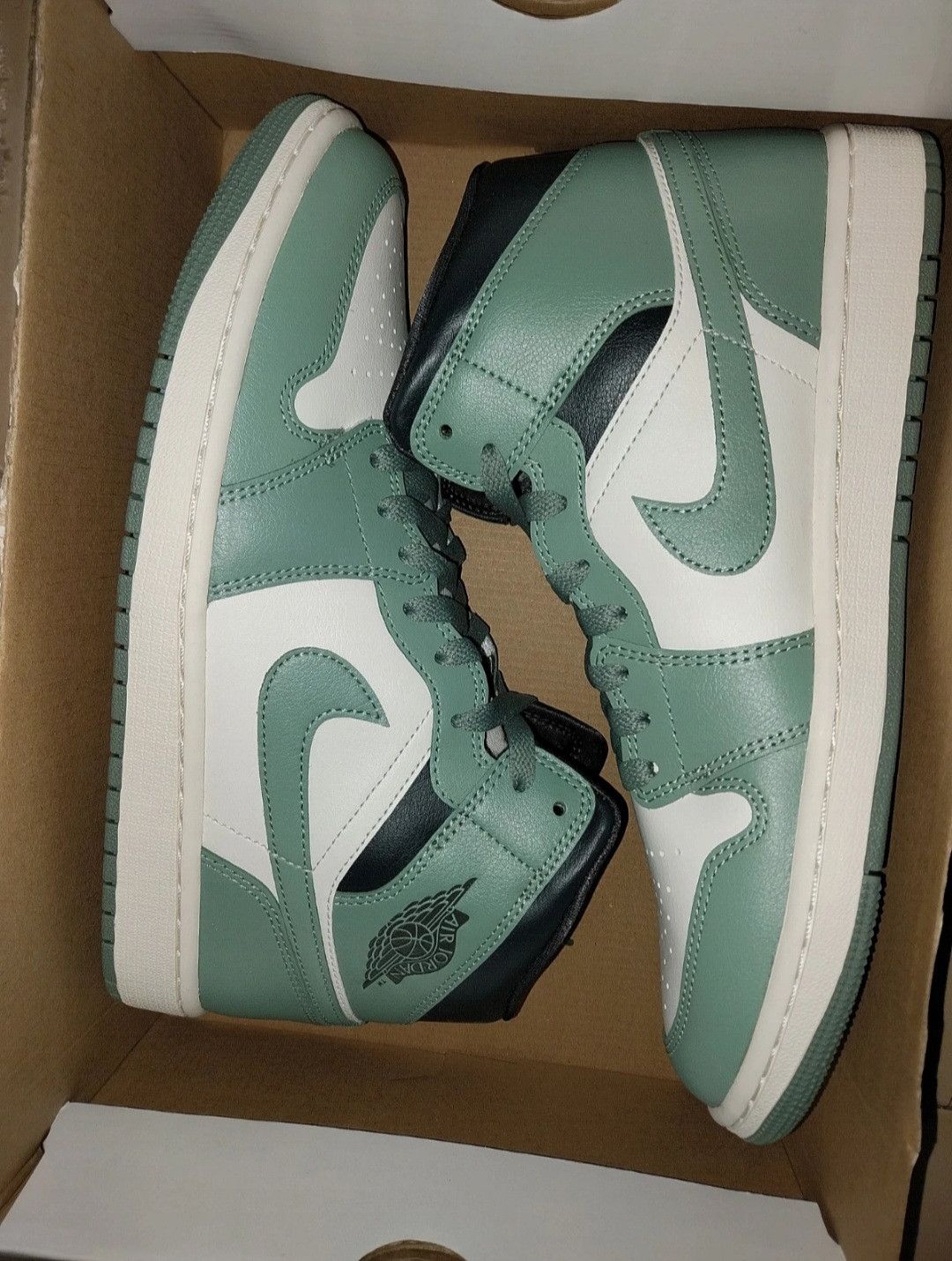 Nike Air Jordan 1 MID Size US 11.5 / EU 44-45 - 1 Thumbnail
