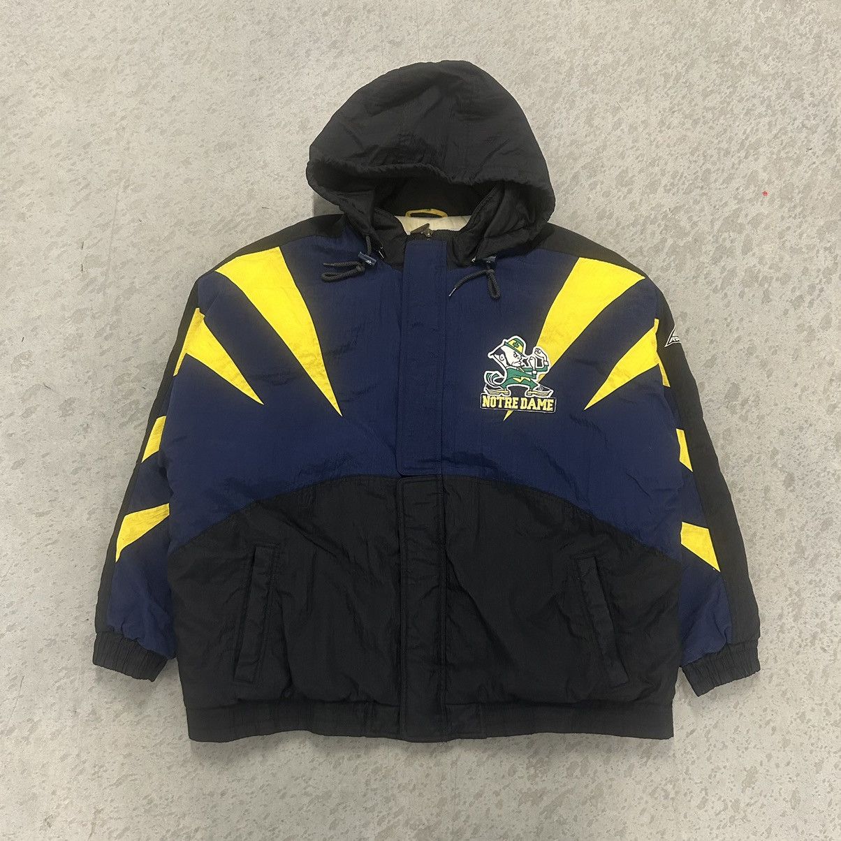 Image of Vintage 90's Notre Dame Fightin’ Irish Apex One Puffer Jacket in Navy, Men's (Size XL)