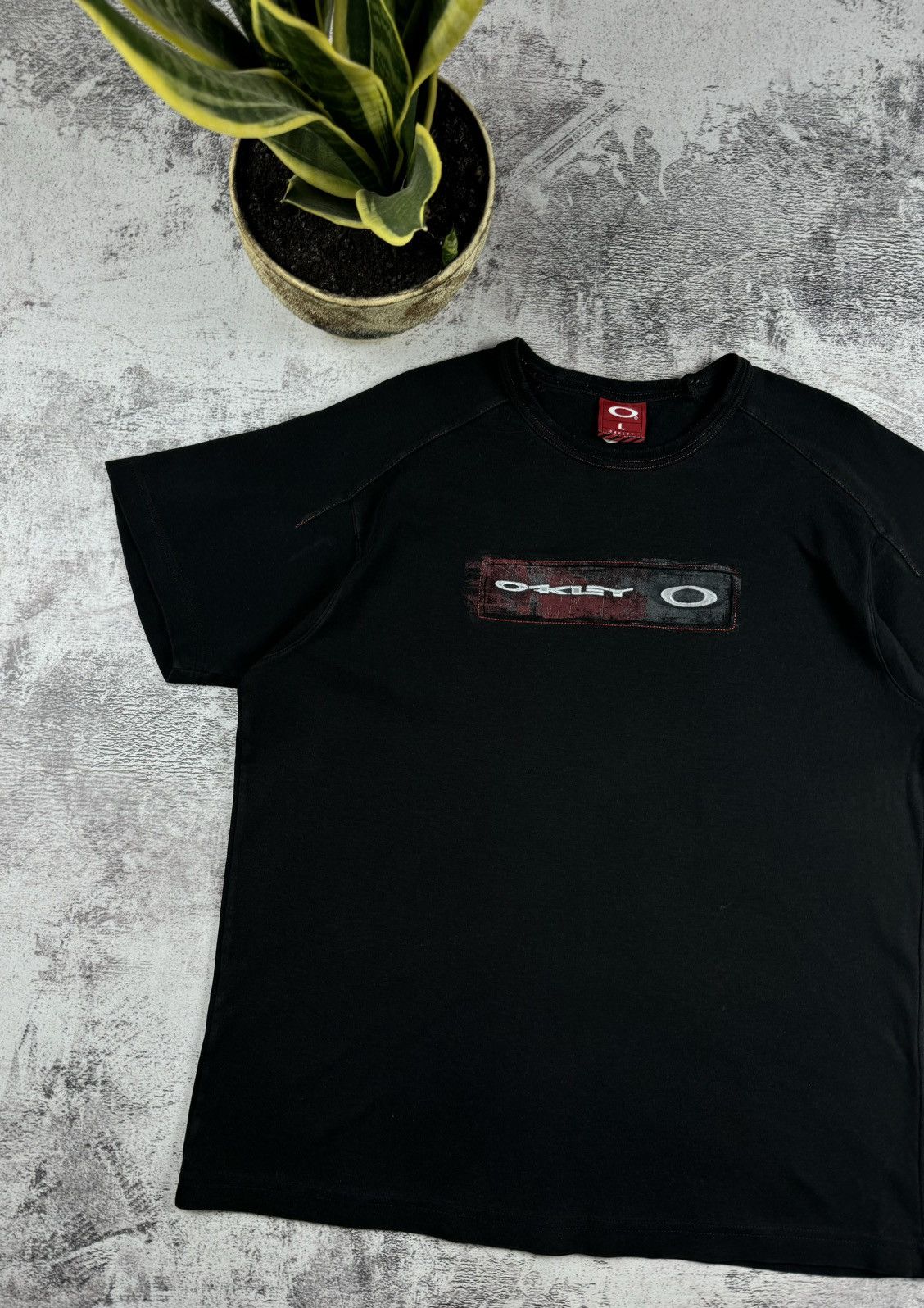 Oakley 90S Oakley RARE Gorpcore Black Print Center Logo T-Shirt Size US L / EU 52-54 / 3 - 2 Thumbnail