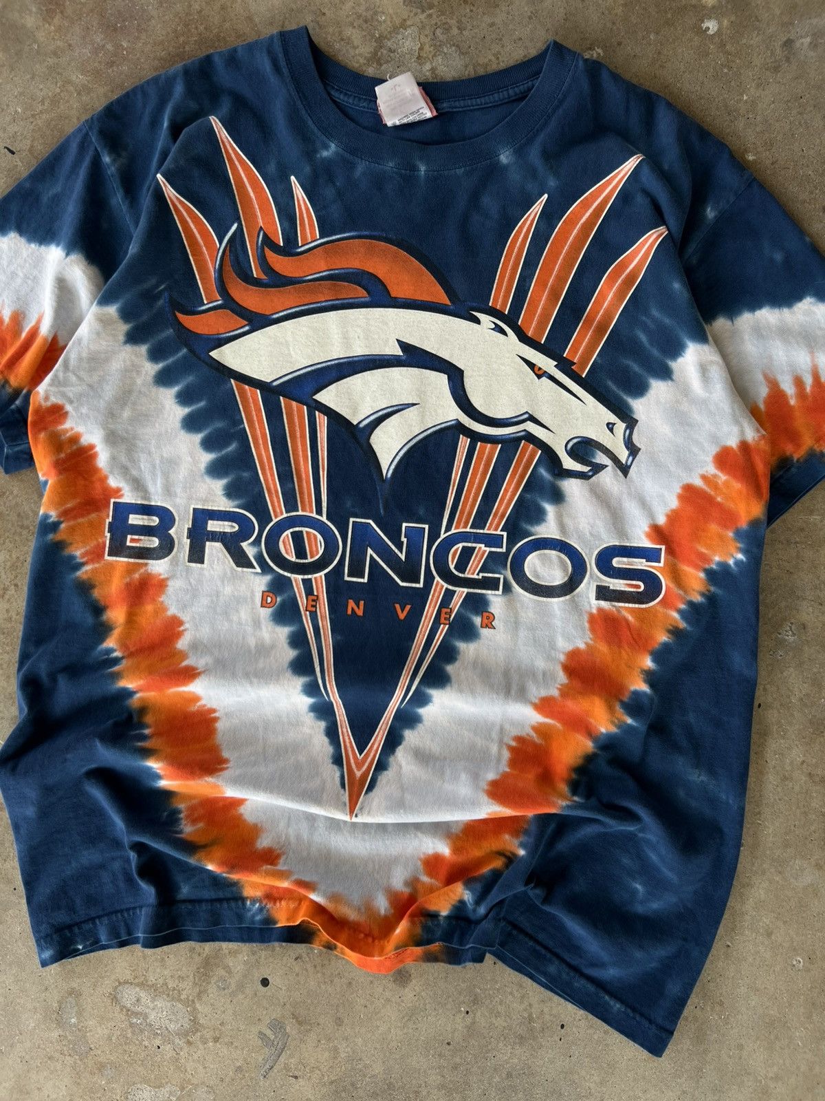 Starter Vintage 90’s Denver Broncos AOP NFL T Shirt Size US L / EU 52-54 / 3 - 1 Thumbnail