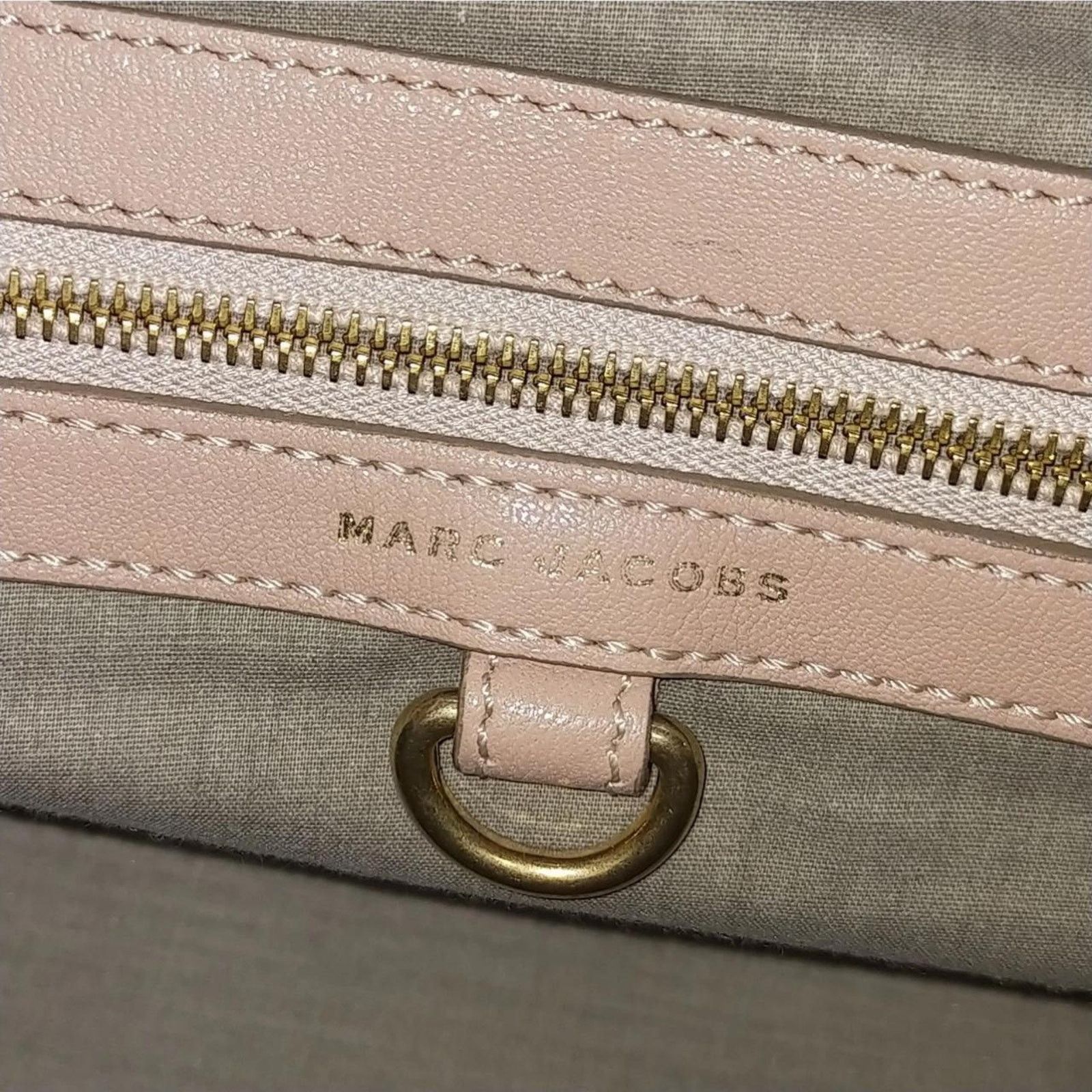 Marc Jacobs Classic! Marc Jacobs Beige Tan STAM Quilted Leather Bag Gold Size ONE SIZE - 7 Thumbnail