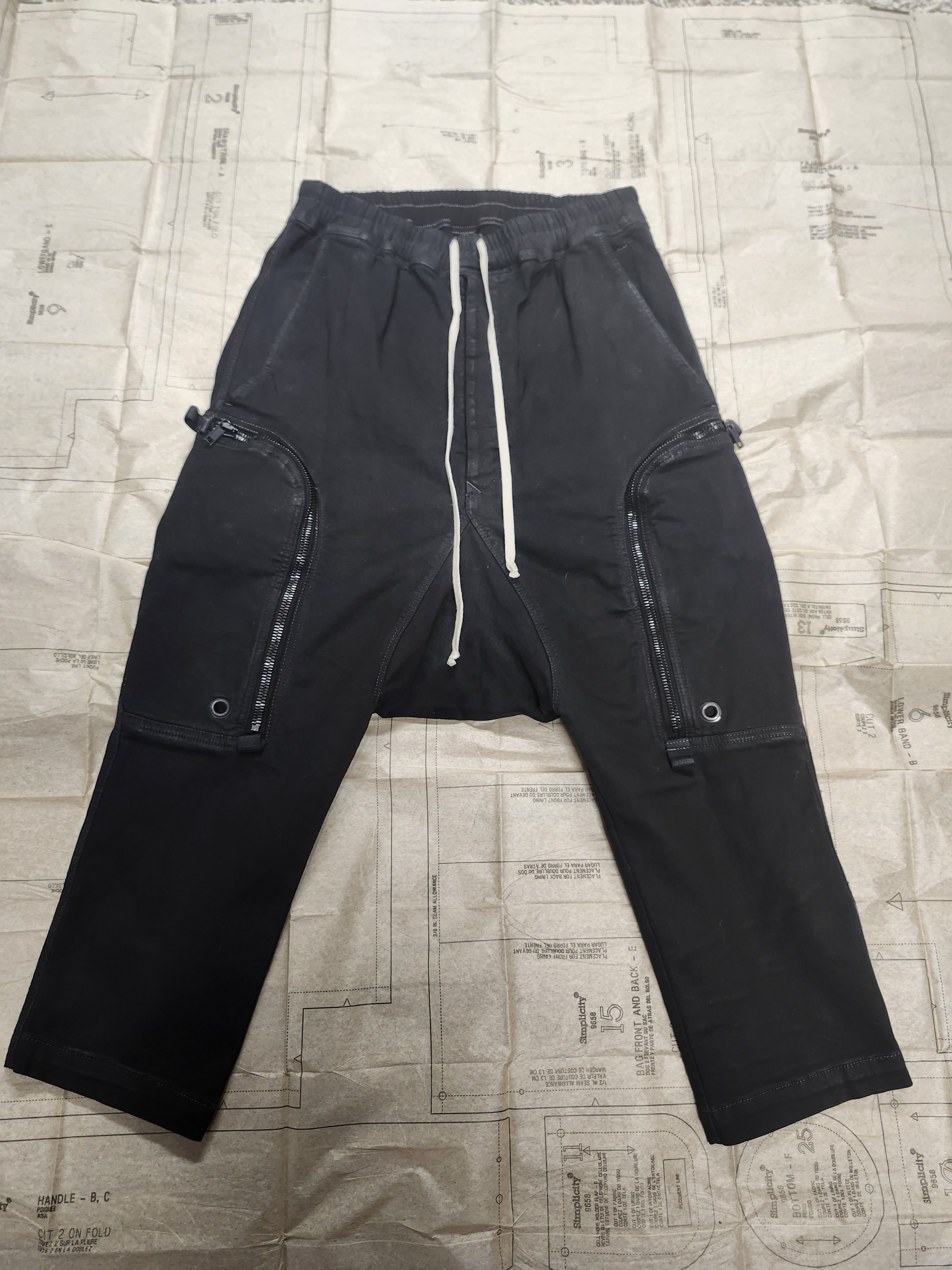 image of Rick Owens x Rick Owens Drkshdw Bauhaus Cropped Cargo Pant in Black, Men's (Size 30)