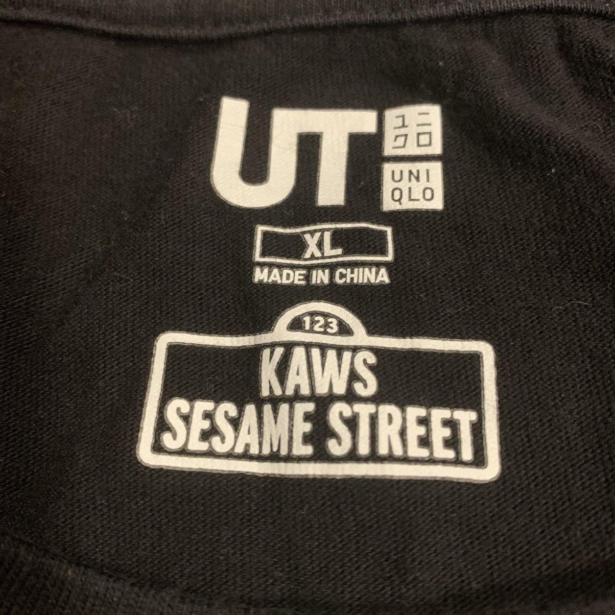 Kaws × Uniqlo RARE UNIQLO X KAWS X SESAME STREET GROUP 2 TEE Size US XL / EU 56 / 4 - 4 Thumbnail