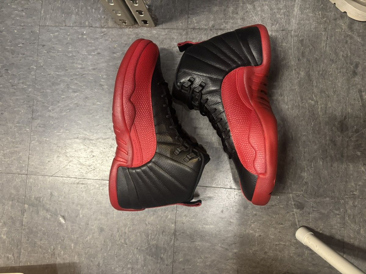 Jordan Brand × Nike Air Jordan 12 Retro “Flu Game” Black and Varsity Red Size US 10 / EU 43 - 2 Thumbnail