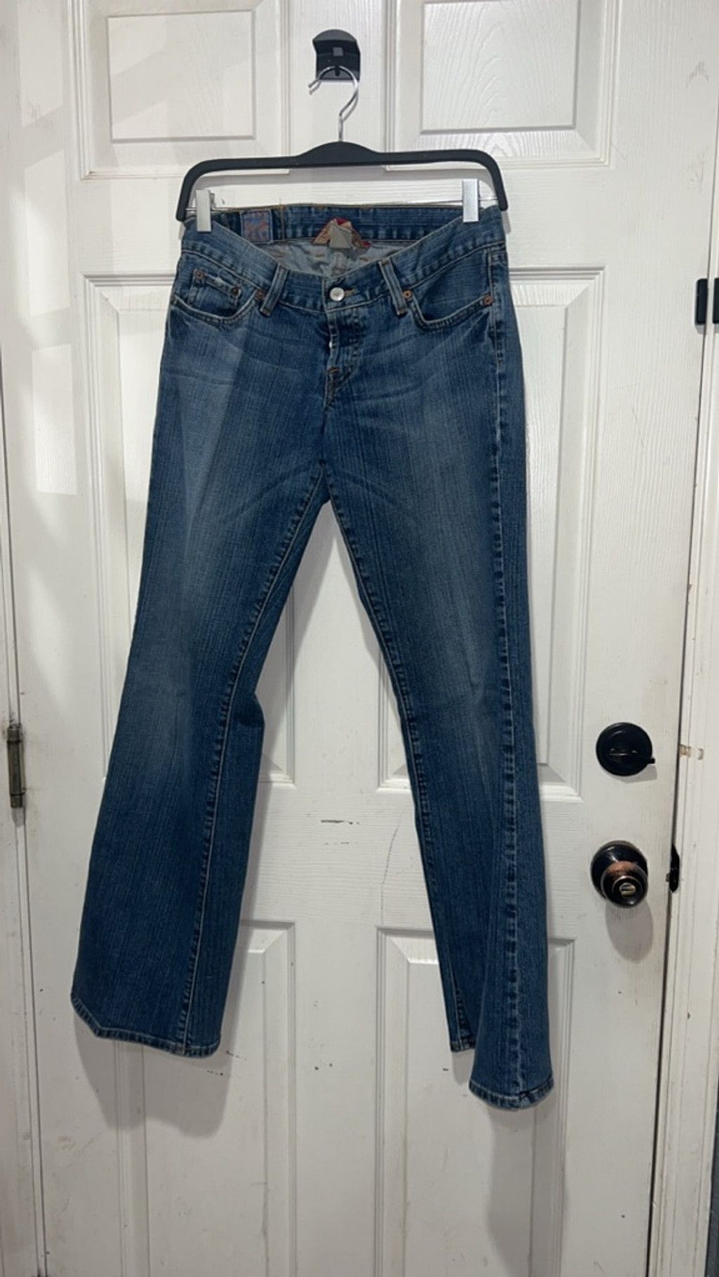 Lucky Brand Women's Lucky Brand Flare Jeans Size 6 wTurquoise Embroidery Size 28" / US 6 / IT 42 - 1 Thumbnail