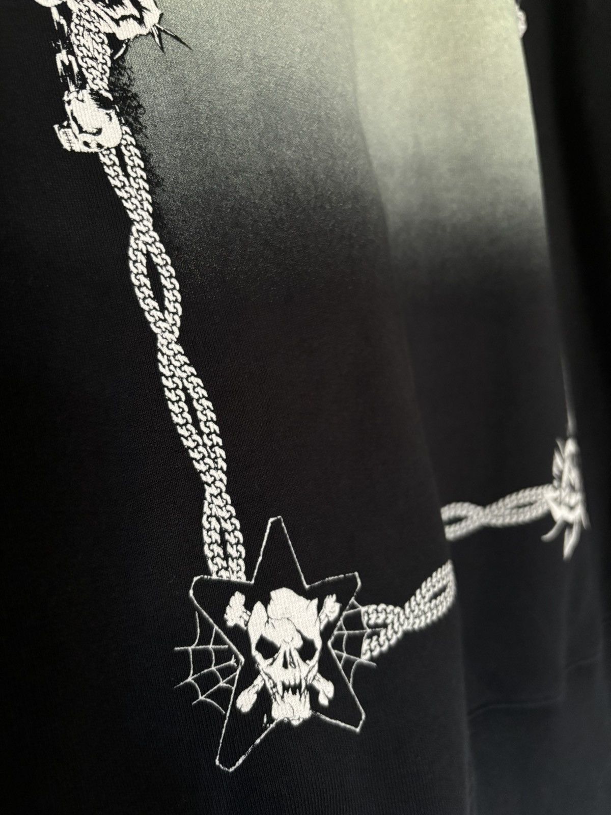 Givenchy Givenchy Chain Empty Frame Hoodie Size US S / EU 44-46 / 1 - 7 Thumbnail