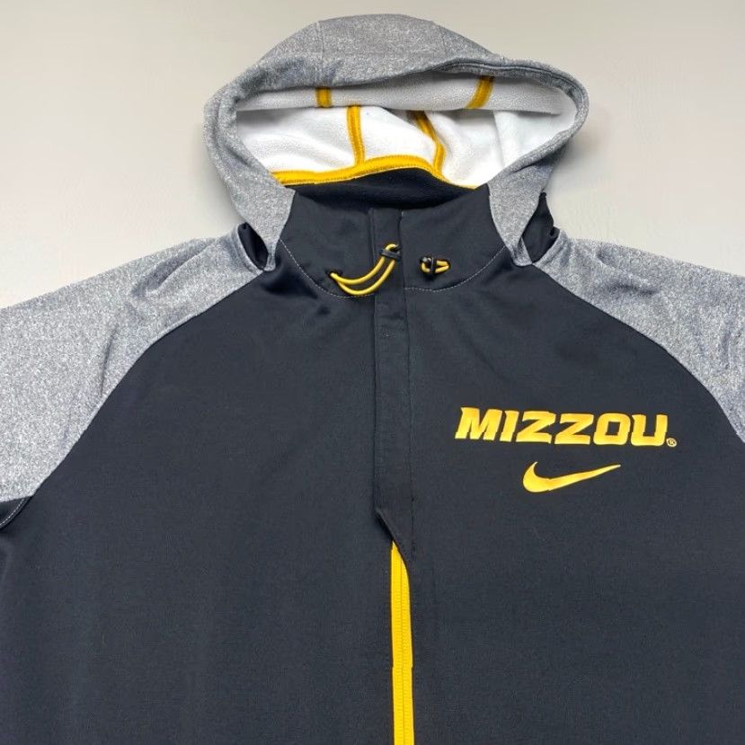Nike VINTAGE is not applicable; Nike Mizzou Tigers Therma Fit Hoodie Logo Black Men XL NCAA Missouri 8142 Size US XL / EU 56 / 4 - 5 Thumbnail