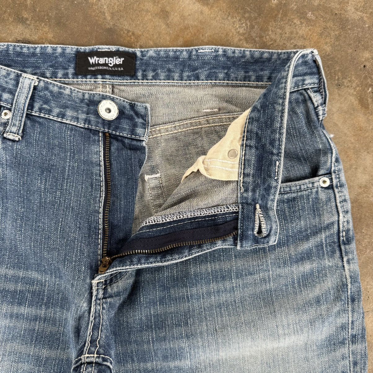 Wrangler VINTAGE WRANGLER FLARE LIGHT WASH DENIM JEANS PANTS Size US 33 - 7 Thumbnail