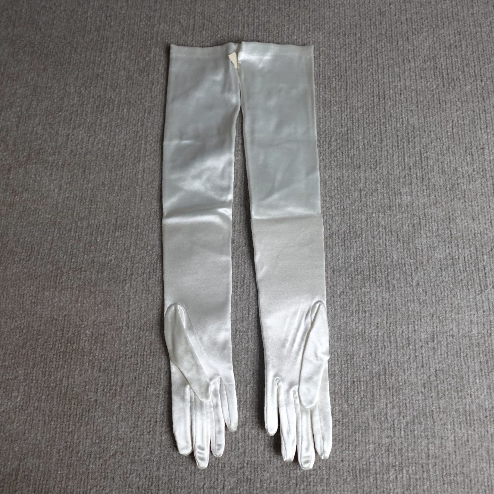 Vintage VINTAGE White Opera Length Gloves Nylon Satin Stretch Made in USA NEW Women Eveningwear Gloves Medium? Size ONE SIZE - 2 Thumbnail