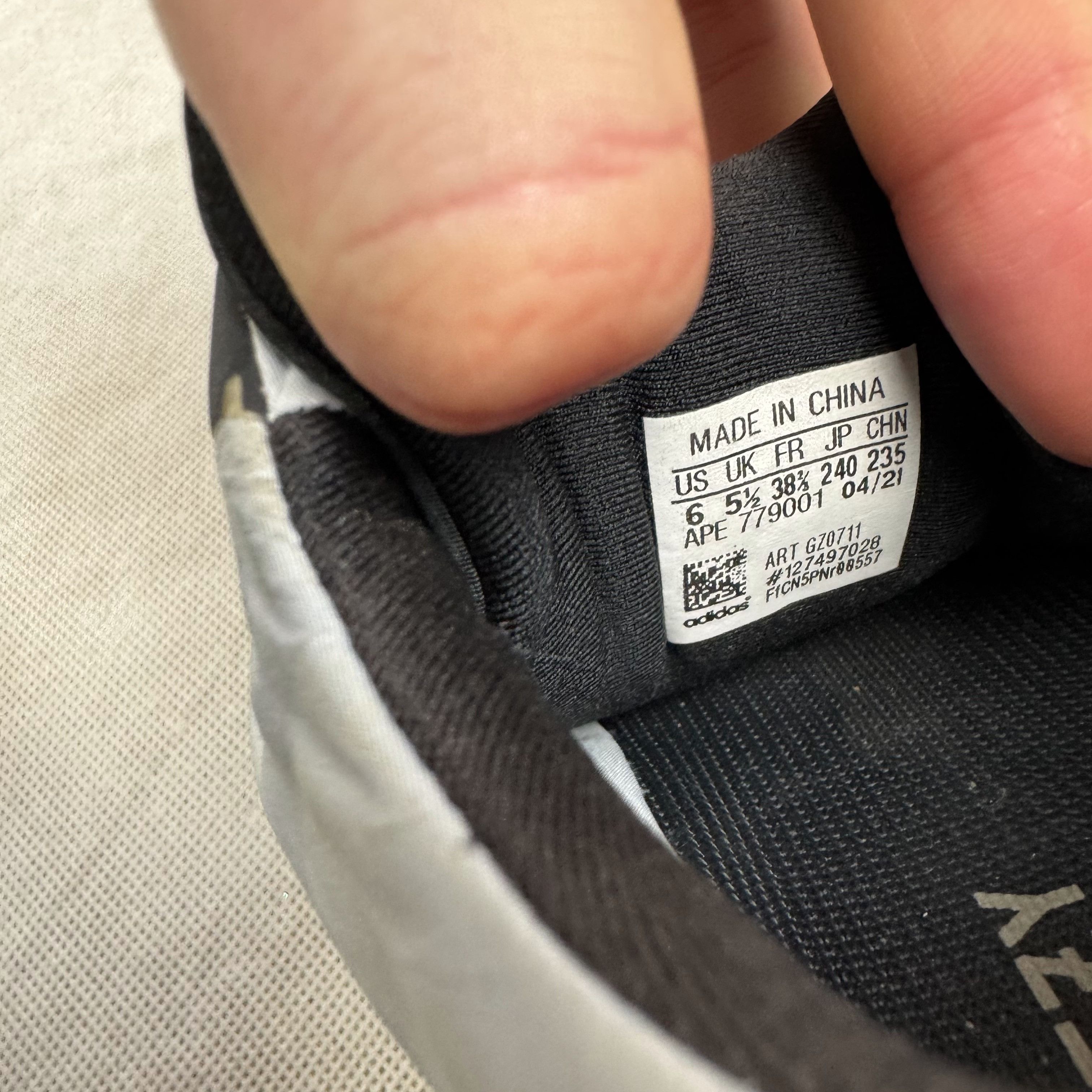 Adidas Adidas Yeezy Boost 700 MNVN GZ0711 Sneakers Shoes 6 Size US 6 / EU 39 - 2 Thumbnail