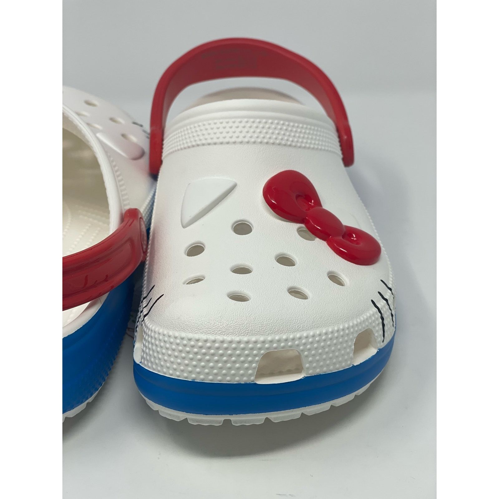 Crocs HELLO KITTY I AM CLASSIC CLOG WOMENS SIZE 11/ MENS SIZE 9 Size US 11 / IT 41 - 9 Thumbnail