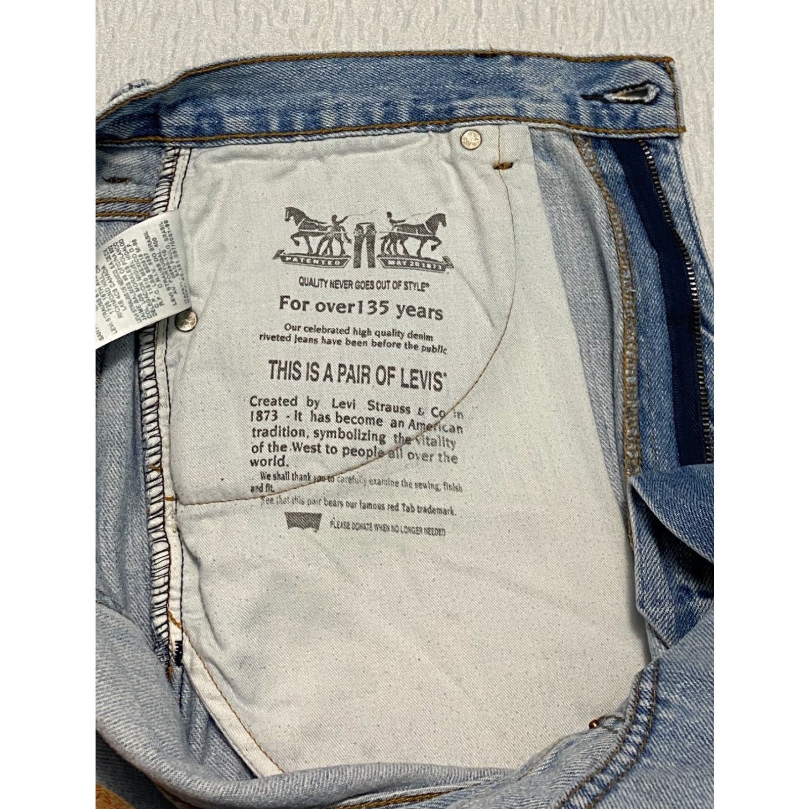 Levi's VINTAGE Levi's 550 Relaxed Fit Mens Jeans 34×33 Blue Light Wash 90s Retro Size US 34 / EU 50 - 4 Thumbnail