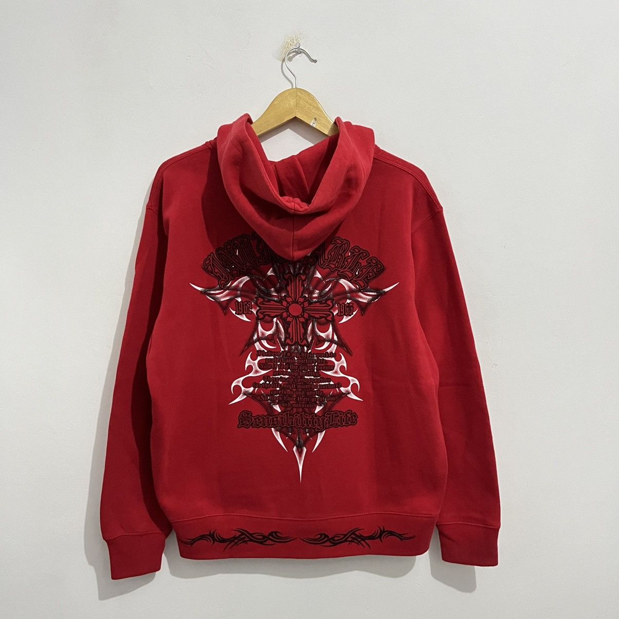 Japanese Brand Bayleaf Tribal Gothic Cross Hoodie - Red Graphic Pullover Size US M / EU 48-50 / 2 - 1 Thumbnail