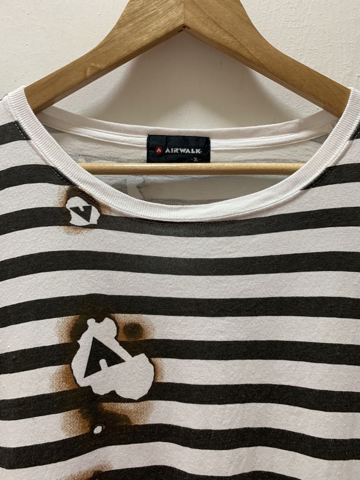 Airwalk 2000s AIRWALK Classic Logo Tee Big Size Size US XXL / EU 58 / 5 - 8 Thumbnail