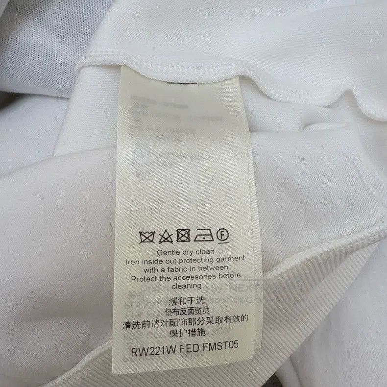 Louis Vuitton Louis Vuitton Zip logo printed sweatshirt Size US M / EU 48-50 / 2 - 8 Thumbnail