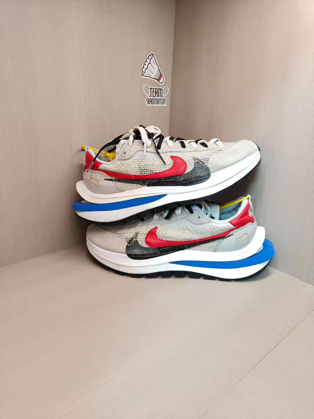 Nike Nike × sacai 3.0 Grey/White/Red K15 Size US 11.5 / EU 44-45 - 4 Thumbnail