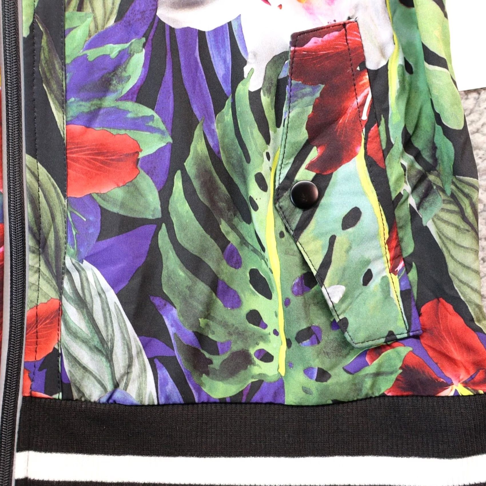 Vintage VINTAGE Jacket Womens Large Floral NWT C&C California Bomber Jacket Size L / US 10 / IT 46 - 7 Thumbnail