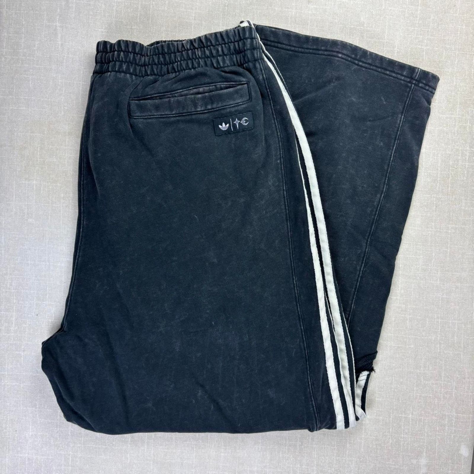 Adidas 🎬 FW25 adidas x Thug Club Teamgeist Sweatpants “Black” 2XL Size US 40 / EU 56 - 3 Thumbnail