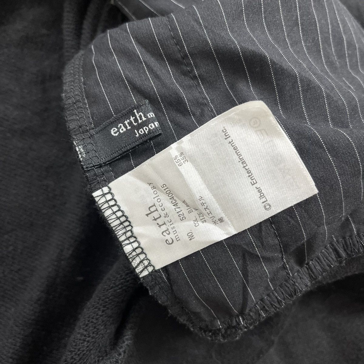 Japanese Brand 2000s Earth x Autumn Asymmetrical Gothic Lgb Zip Fur Hoodie Size US M / EU 48-50 / 2 - 9 Thumbnail