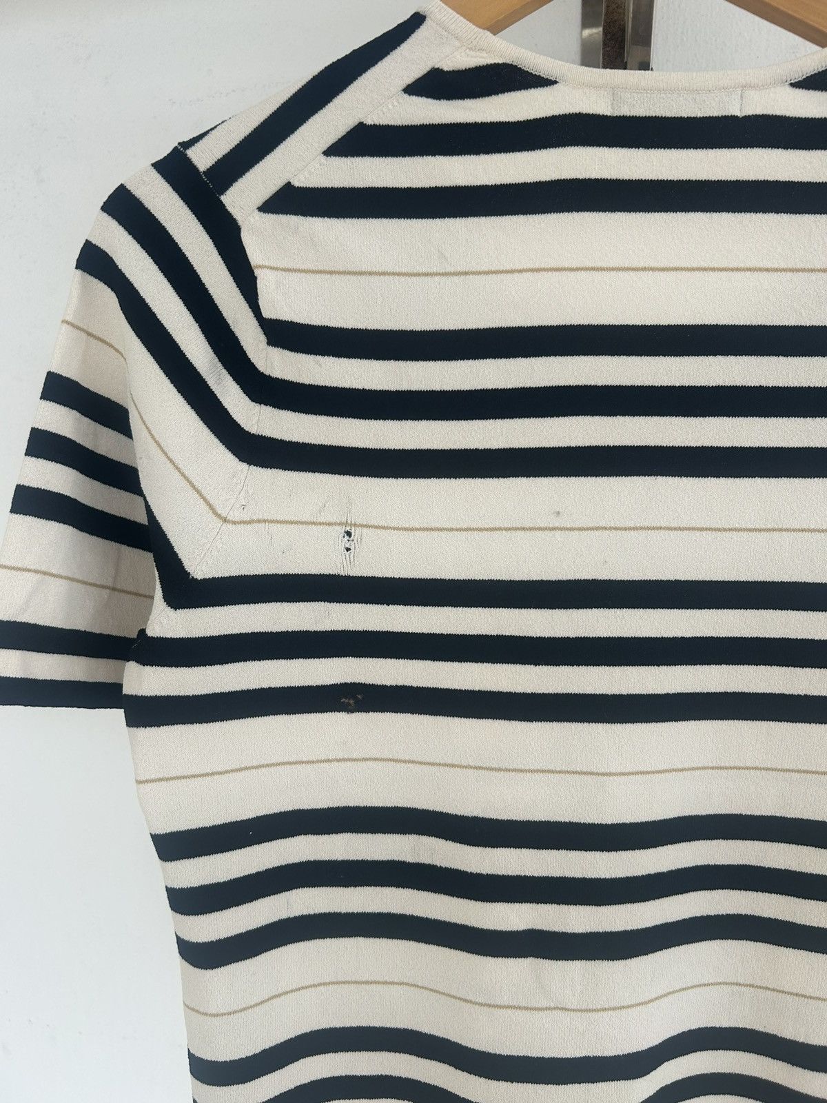 Burberry Burberry Ripped Vintage Stripe Tee Size S / US 4 / IT 40 - 7 Thumbnail