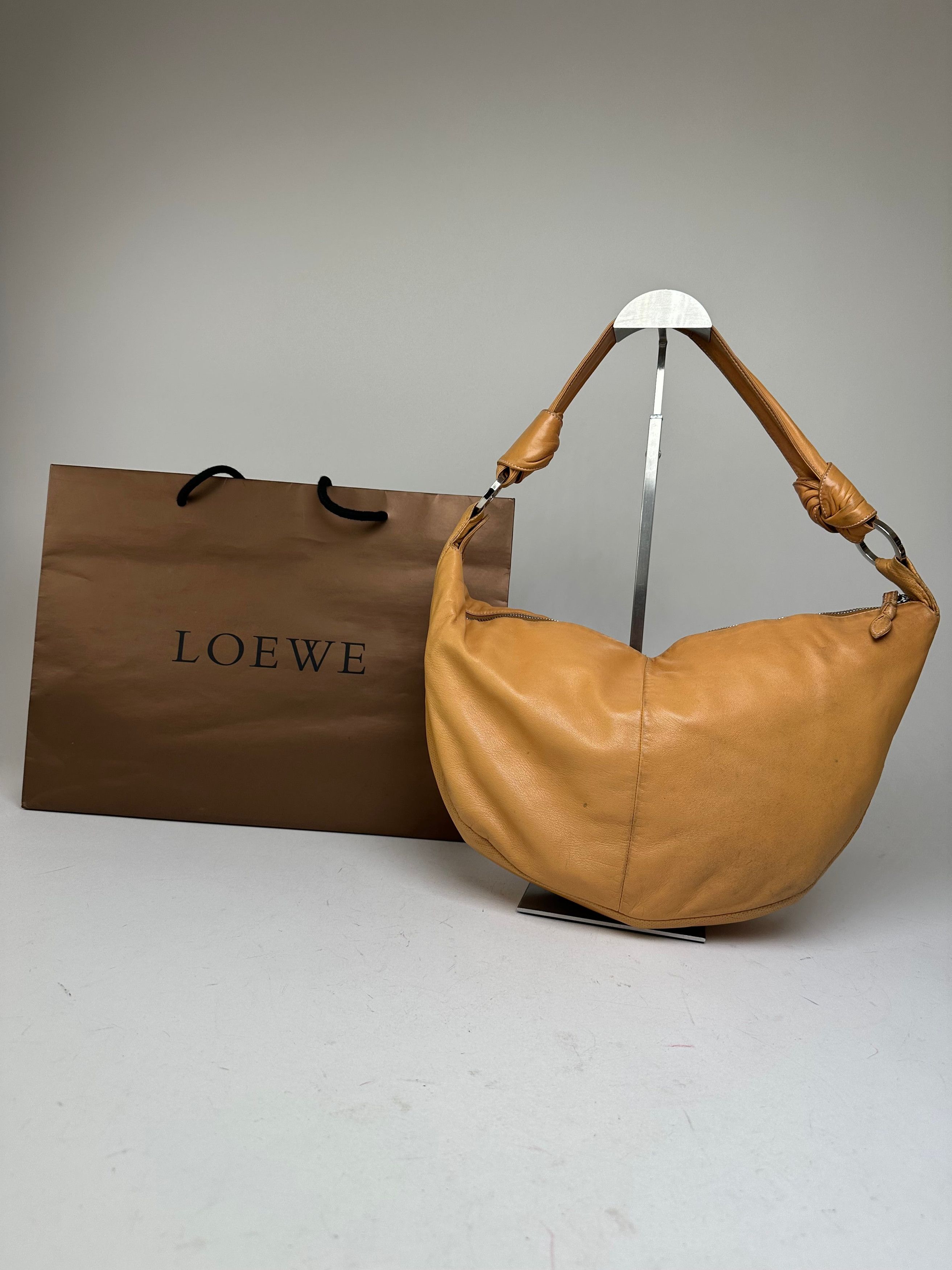 Loewe Vintage Hobo Bag Leather Camel Size ONE SIZE - 1 Thumbnail