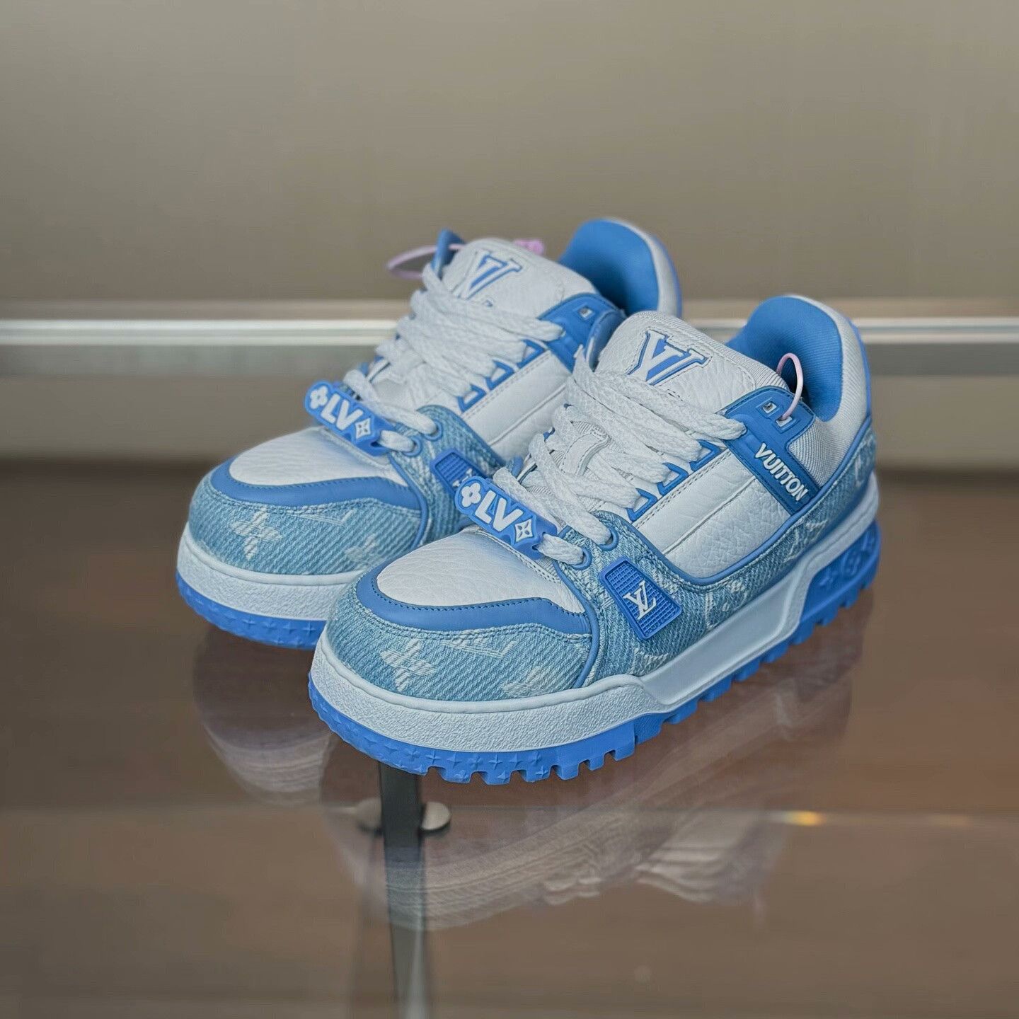 Louis Vuitton Louis Vuitton Training Blue Lowtop Sneakers 38 Women Size US 7.5 / IT 37.5 - 1 Thumbnail