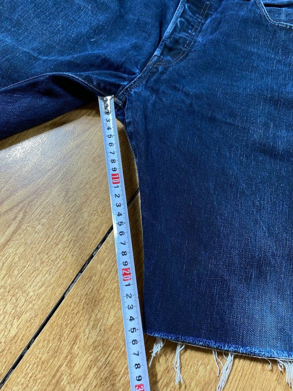 Levi's VINTAGE THRASHED FADED LEVI’S 501 LIGHT WASH JEAN SHORTS Size US 34 / EU 50 - 16 Thumbnail