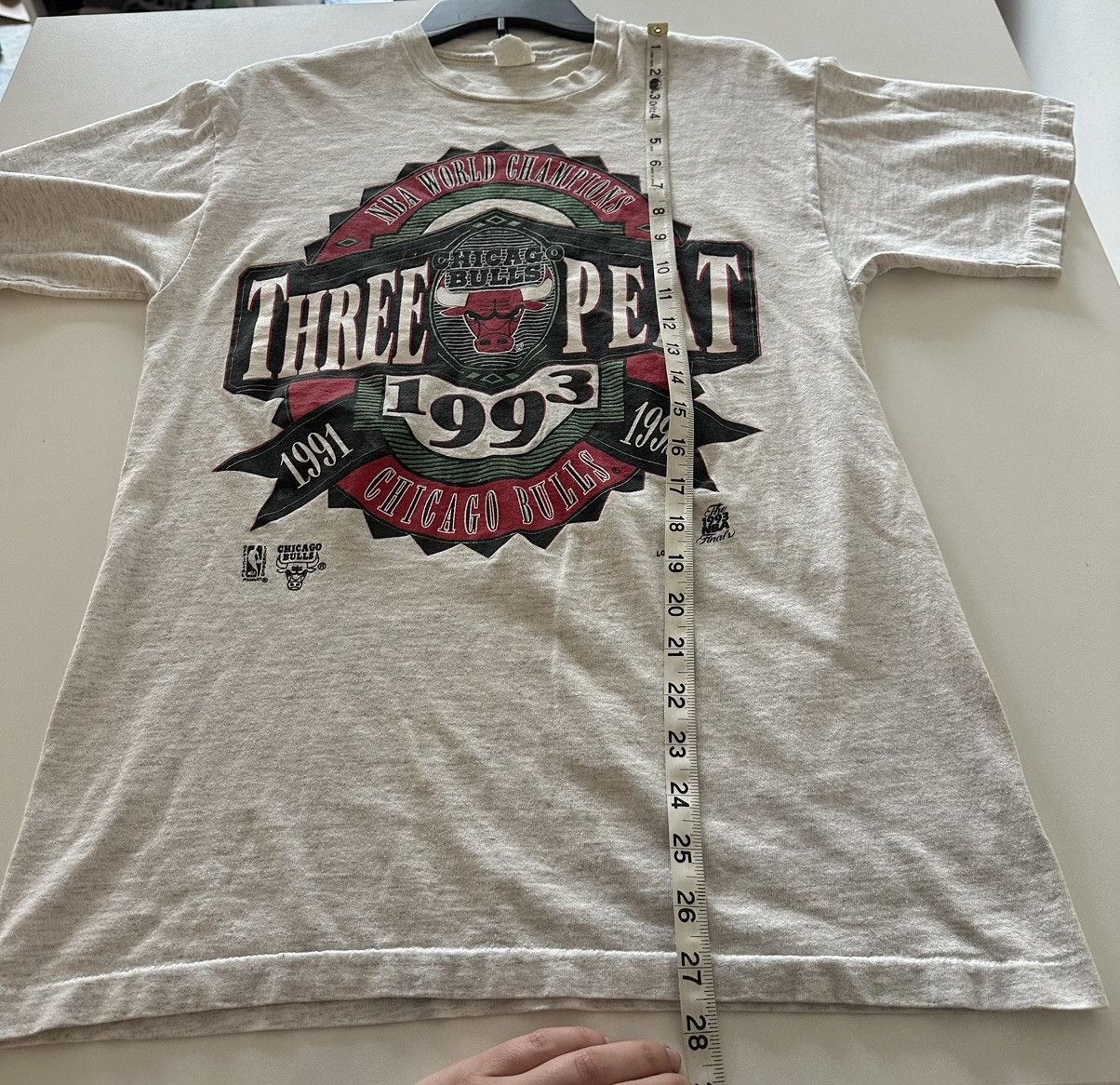 NBA Vintage Chicago Bulls Three Peat World Champions 1993 Size US M / EU 48-50 / 2 - 6 Thumbnail