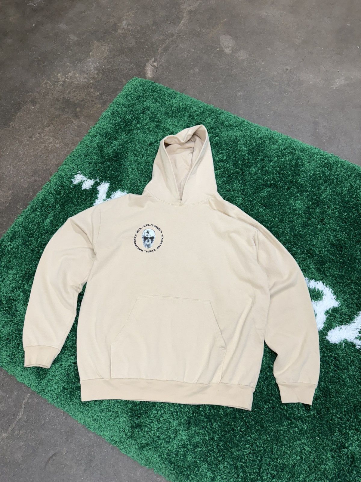 Other BAD BUNNY EL ULTIMO TOUR DEL MUNDO HOODIE 2XL XXL Size US XXL / EU 58 / 5 - 3 Thumbnail