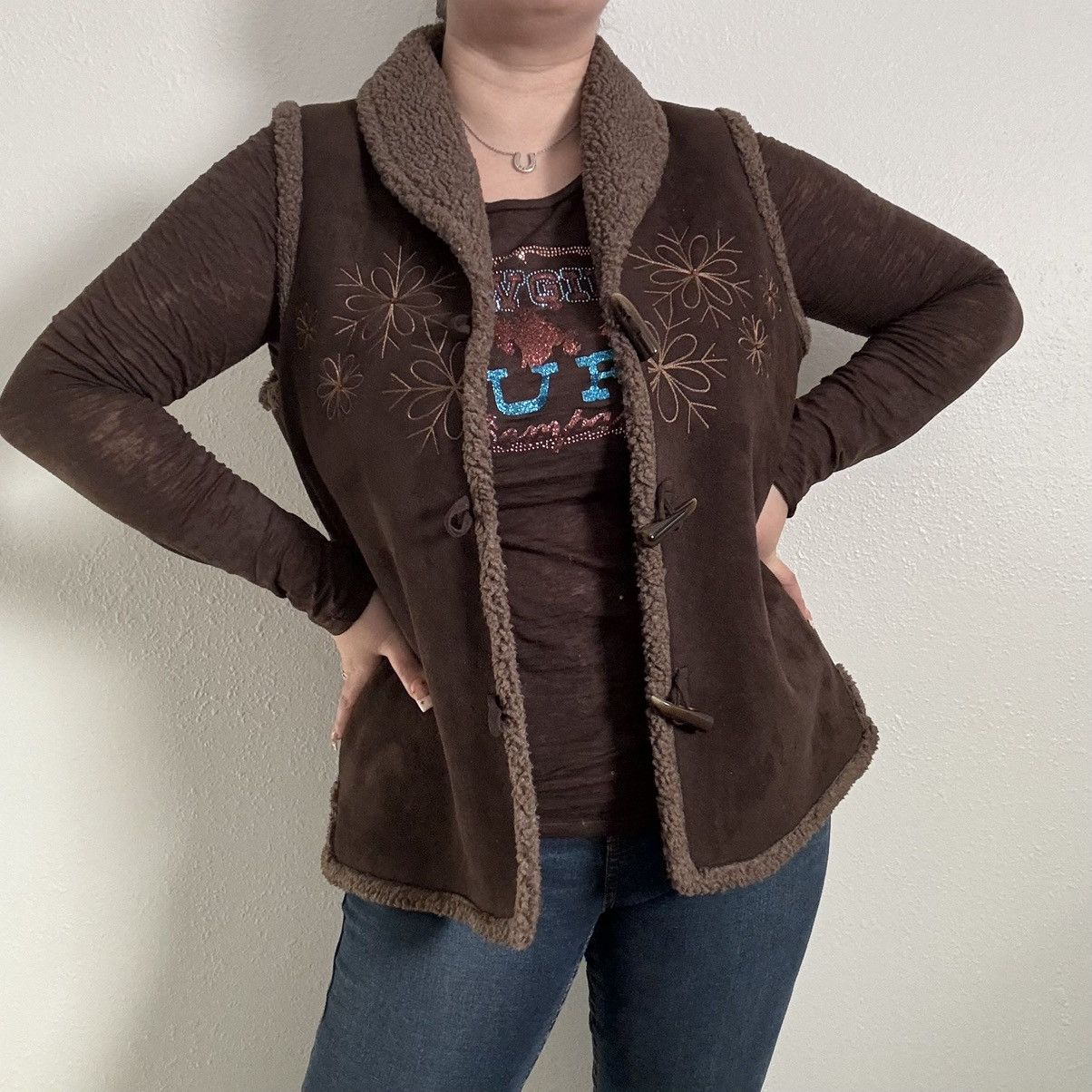 Vintage Y2K Brown Faux Suede Sherpa Toggle Button Up Floral Vest Size M / US 6-8 / IT 42-44 - 1 Thumbnail
