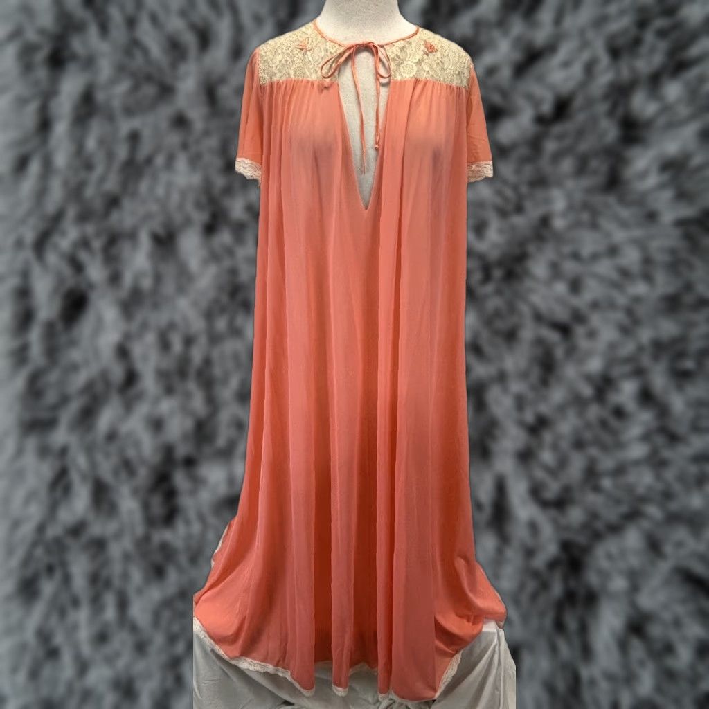 Vintage VINTAGE Lucie Ann Nightgown Nylon Coral Lace Trim Adult Large Womens 1970s Size ONE SIZE - 1 Thumbnail