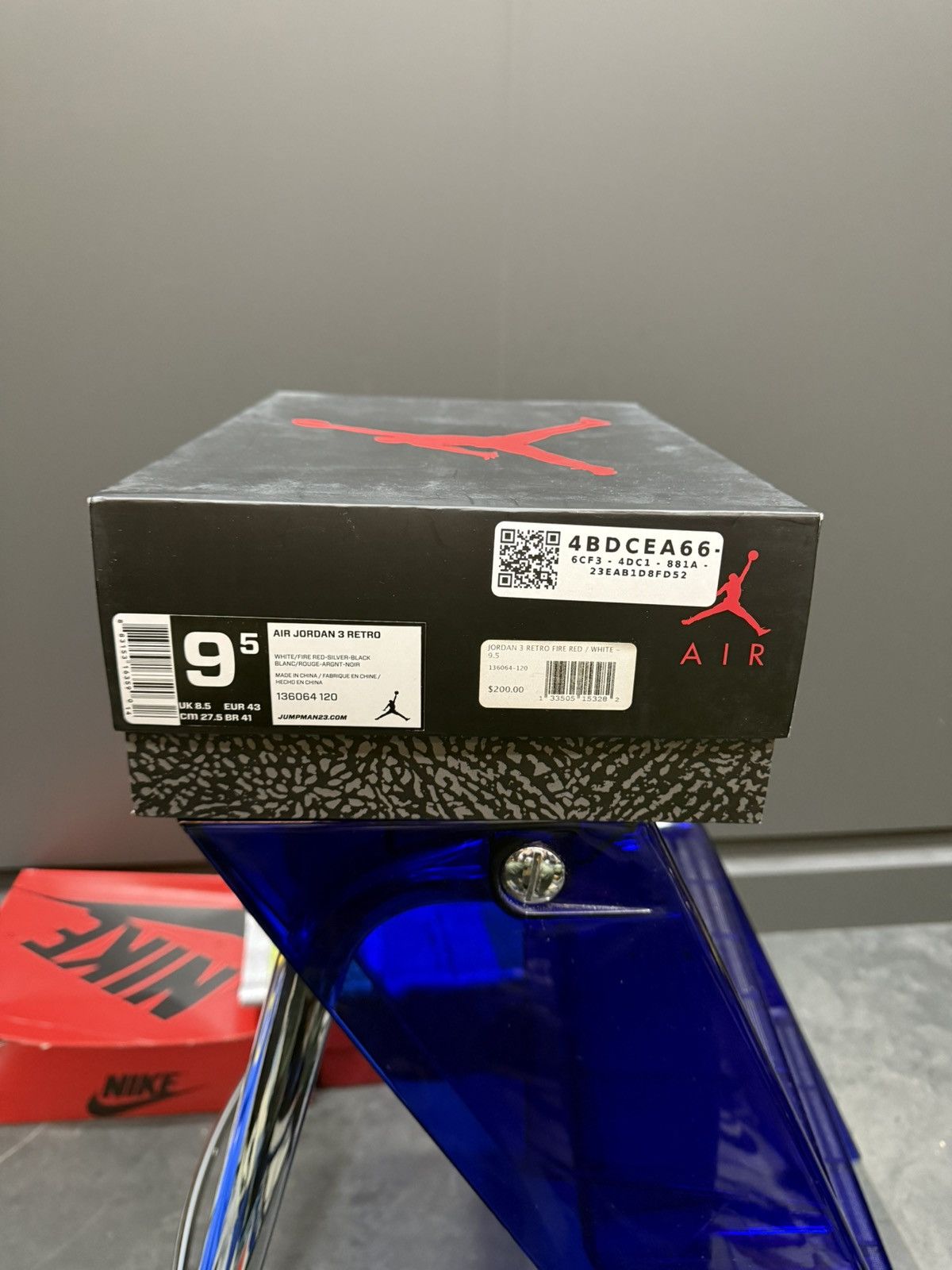 Jordan Brand Jordan 3 Fire Red 2013 Size 9.5 136064-120 Size US 9.5 / EU 42-43 - 2 Thumbnail