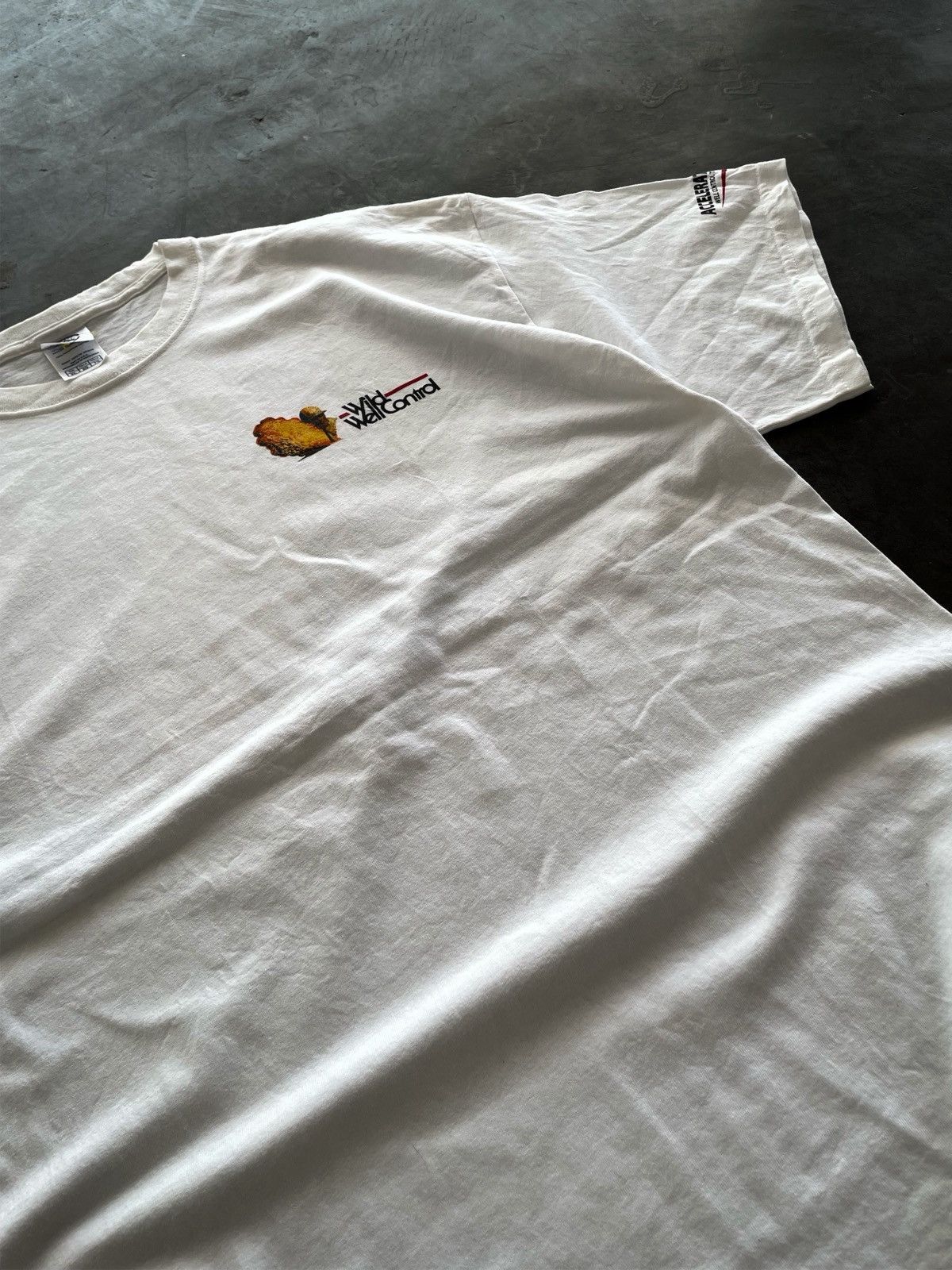 Delta Vintage Wild Well Control Firefighter Graphic Tee Size US XL / EU 56 / 4 - 8 Thumbnail