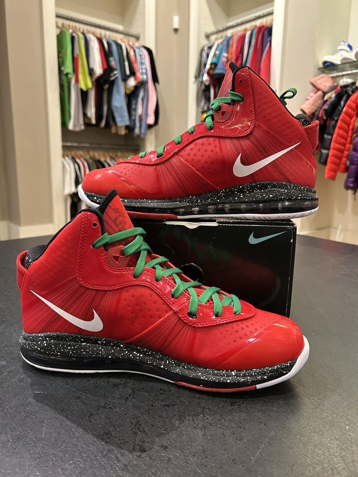 Nike Nike Lebron 8 V/2 ‘Christmas’ Size US 10.5 / EU 43-44 - 2 Thumbnail