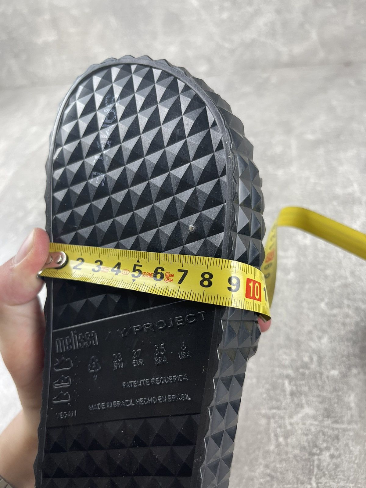 Melissa × Y/Project Melisa Y Project Avant Garde Black Leather Ruber Flip Flop Size US 7 / IT 37 - 11 Thumbnail