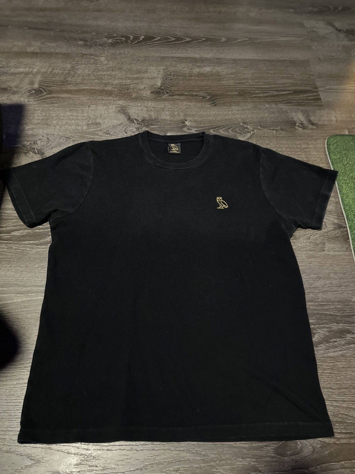 Drake Black OVO owl tee gold owl outline Size US L / EU 52-54 / 3 - 1 Thumbnail