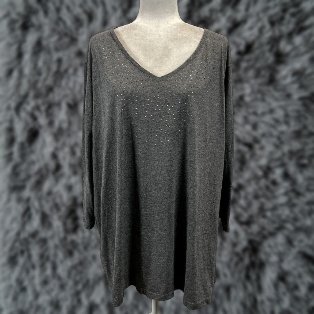 Vintage VINTAGE? No. Catherine’s Casual Gray Studded Top Shirt 4X Plus Women V-Neck Casual Top 4X Gray Studded Womens 30w 32w Size XXL / US 16-18 / IT 52-54 - 1 Thumbnail